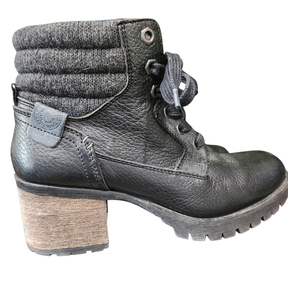 Stylish Black Heeled Boots with Gray Accents